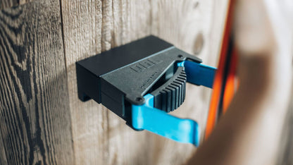CliQ Wall Ski Holder